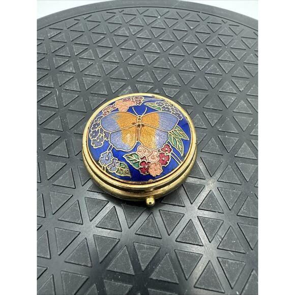 Vintage Brass Pill or Trinket Pill Round Box Enamel - Picture 1 of 8